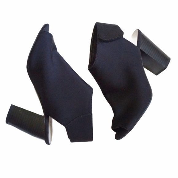 Chinese Laundry Shoes - Chinese Laundry open toe black Shoes